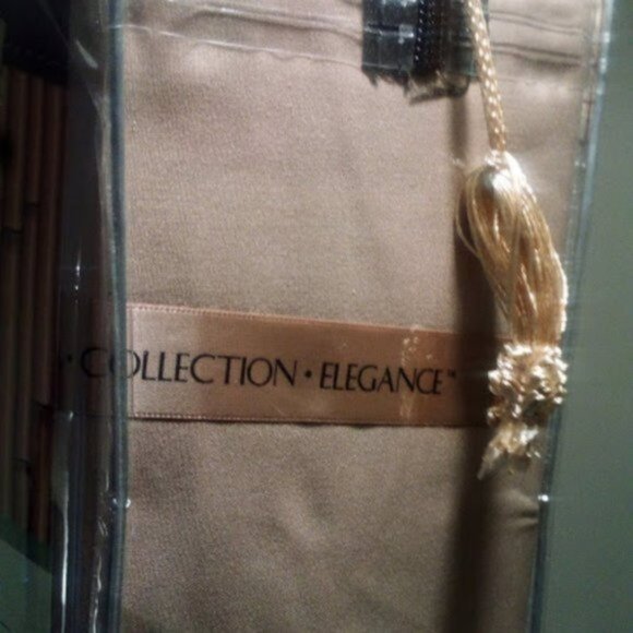 New Valencia Elegance Collection Bamboo Luxury & Feel Brown King Size Sheet - Picture 5 of 6